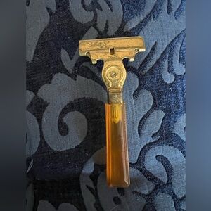 Vintage Art Deco Schick Injector Razor with Amber Colored Bakelite Handle